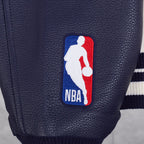 NBA DENVER NUGGETS RETRO CLASSIC BLOUSON COLLÉGIAL EN LAINE À BORDS CÔTELÉS POUR HOMME (COQUILLE D'ŒUF/MARINE MINUIT)