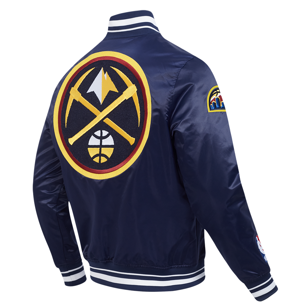 NBA DENVER NUGGETS RETRO CLASSIC BLOUSON EN SATIN À BORDS CÔTELÉS POUR HOMME (MARINE MINUIT)