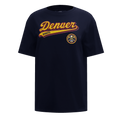 NBA DENVER NUGGETS SCRIPT TAIL T-SHIRT DE COUPE BOYFRIEND POUR FEMME (MARINE MINUIT)