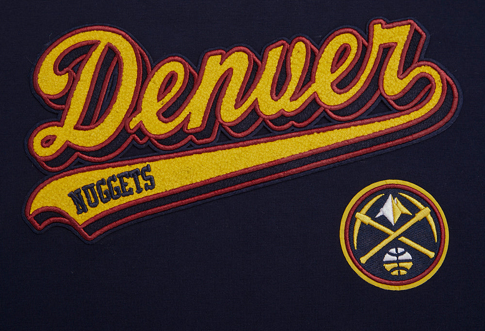 NBA DENVER NUGGETS SCRIPT TAIL T-SHIRT DE COUPE BOYFRIEND POUR FEMME (MARINE MINUIT)