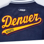 NBA DENVER NUGGETS SCRIPT TAIL BLOUSON COLLÉGIAL EN LAINE POUR FEMME (MARINE MINUIT/BLANC)