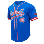 NBA DETROIT PISTONS SCRIPT TAIL CHEMISE BOUTONNÉE EN FILET POUR HOMME (BLEU ROYAL/ROUGE)