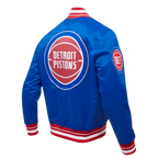 NBA DETROIT PISTONS SCRIPT TAIL BLOUSON EN SATIN POUR HOMME (BLEU ROYAL/ROUGE)