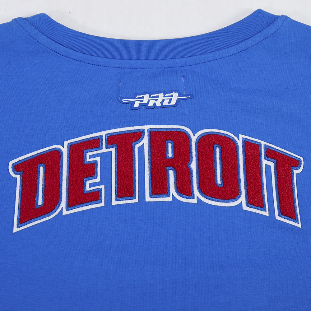 NBA DETROIT PISTONS CLASSIC CHENILLE WOMEN'S SJ BOXY TEE (ROYAL BLUE)