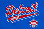 NBA DETROIT PISTONS SCRIPT TAIL CHANDAIL À CAPUCHON COURT EN MOLLETON CÔTELÉ POUR FEMME (BLEU ROYAL/ROUGE)