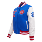 NBA DETROIT PISTONS RETRO CLASSIC BLOUSON COLLÉGIAL EN LAINE À BORDS CÔTELÉS POUR FEMME (BLEU ROYAL/ROUGE)