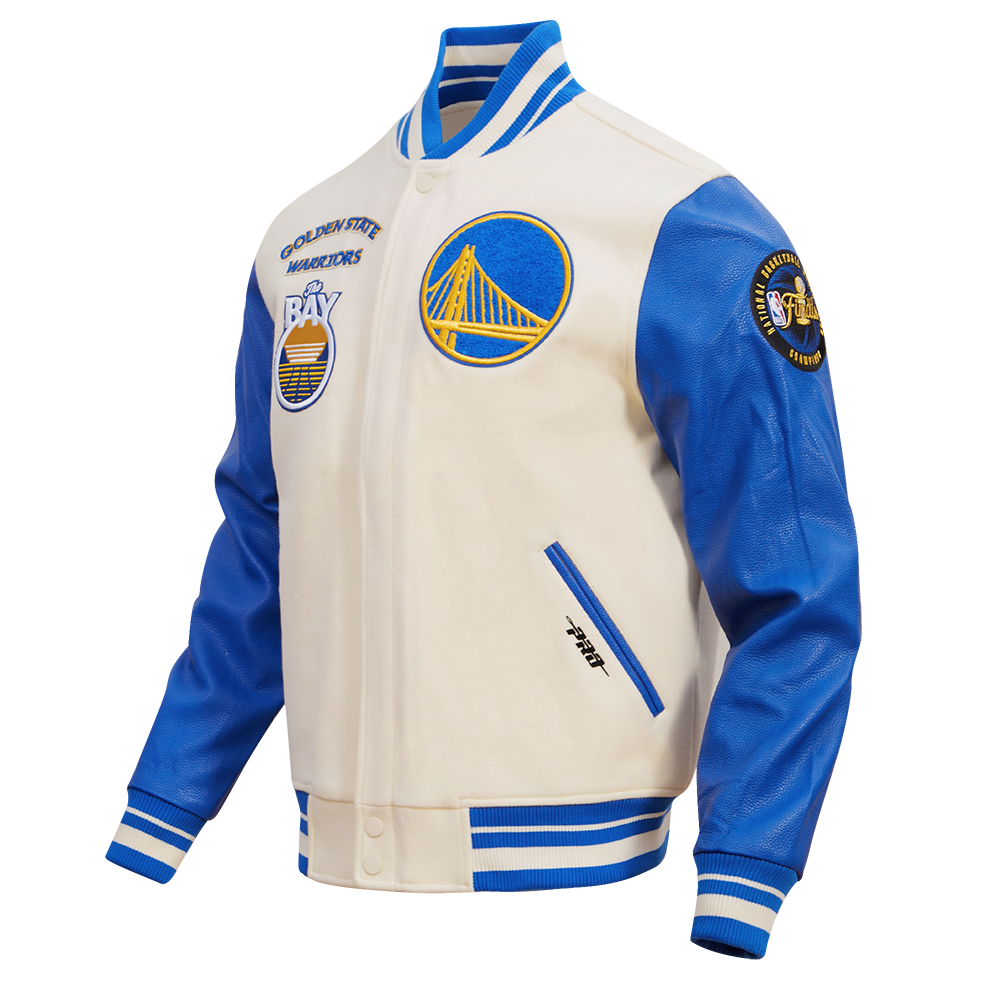 NBA GOLDEN STATE WARRIORS RETRO CLASSIC BLOUSON COLLÉGIAL EN LAINE À BORDS CÔTELÉS POUR HOMME (COQUILLE D'ŒUF/BLEU ROYAL)