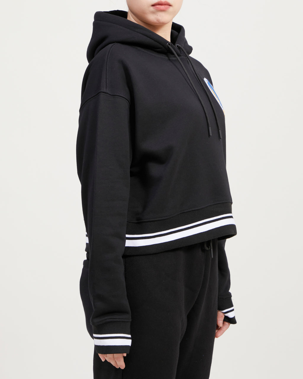 BGWC55815-BLK-MODEL-4