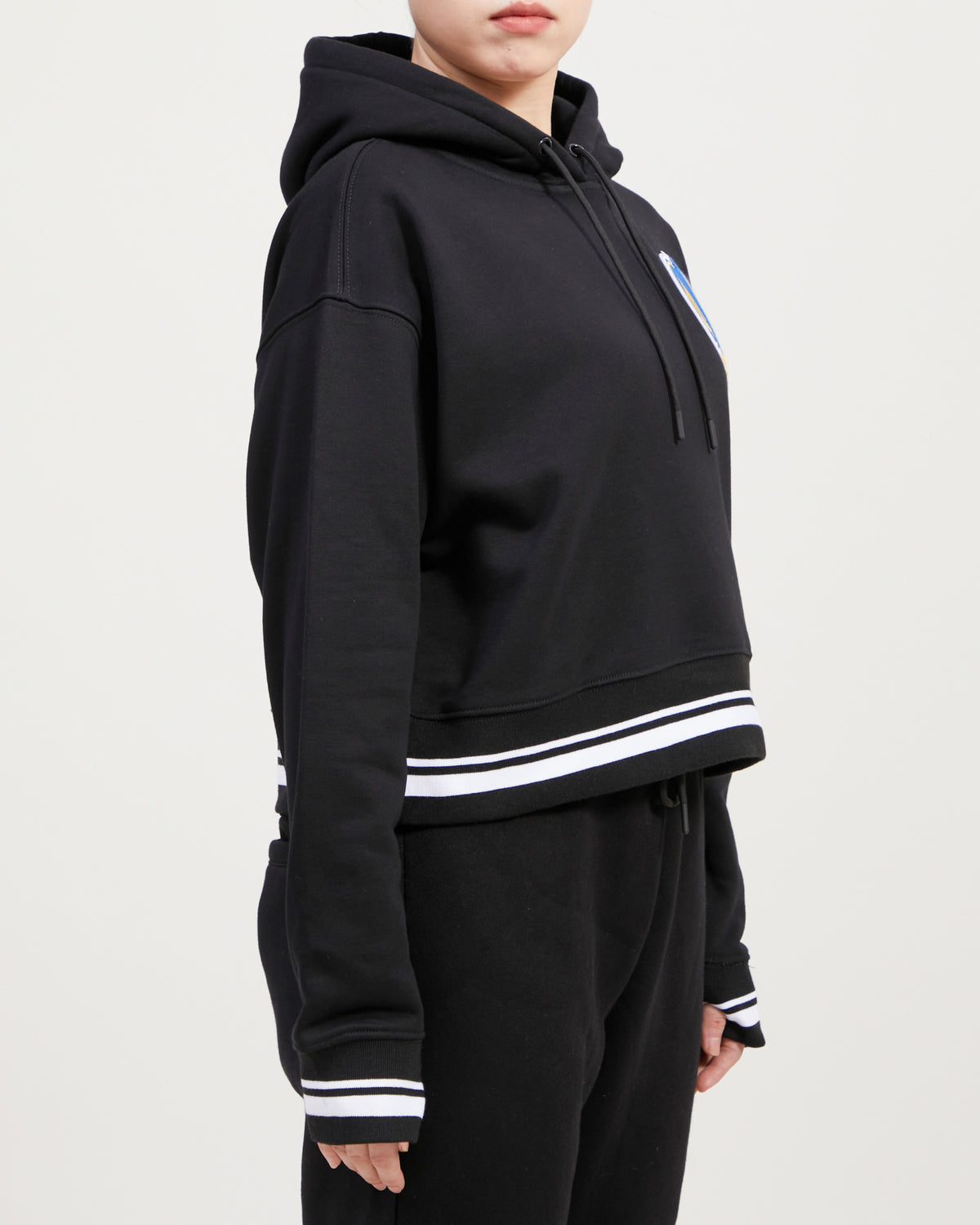 BGWC55815-BLK-MODEL-4