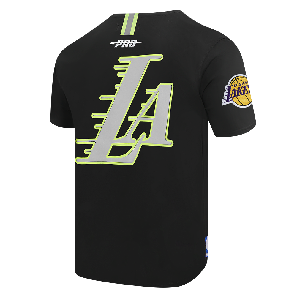 NBA LOS ANGELES LAKERS UNDER THE LIGHTS MEN'S SINGLE JERSEY TEE (BLACK)