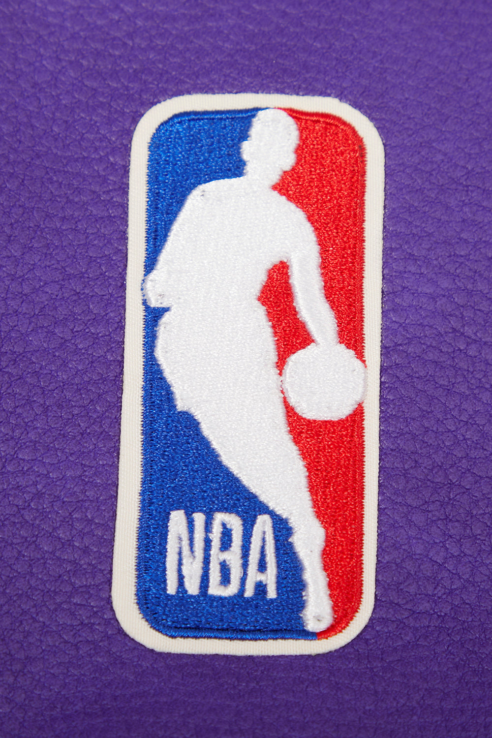 NBA LOS ANGELES LAKERS RETRO CLASSIC BLOUSON COLLÉGIAL EN LAINE À BORDS CÔTELÉS POUR HOMME (COQUILLE D'ŒUF/VIOLET)