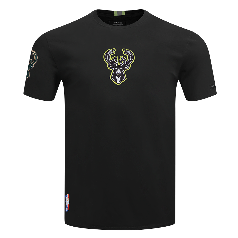 NBA MILWAUKEE BUCKS UNDER THE LIGHTS MEN'S SINGLE JERSEY TEE (BLACK)