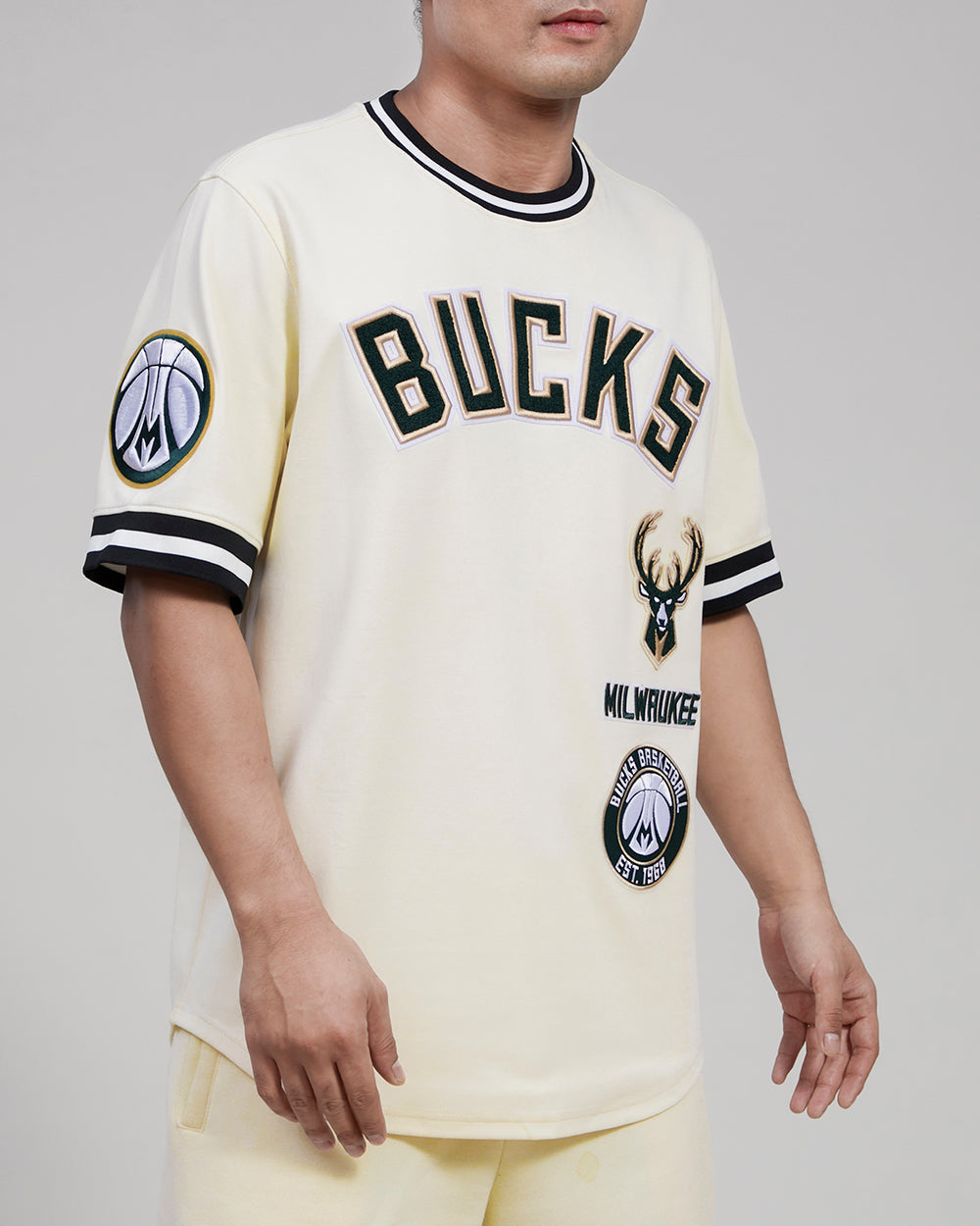 NBA MILWAUKEE BUCKS RETRO CLASSIC MEN'S TEE (EGGSHELL/ BLACK)