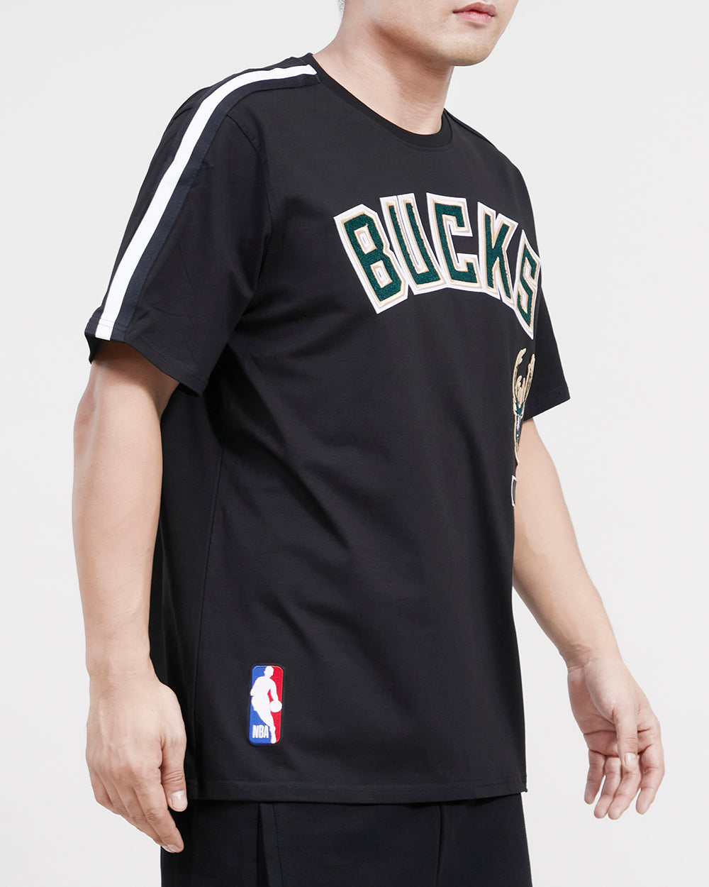 NBA MILWAUKEE BUCKS RETRO CLASSIC MEN'S STRIPED TEE (BLACK)