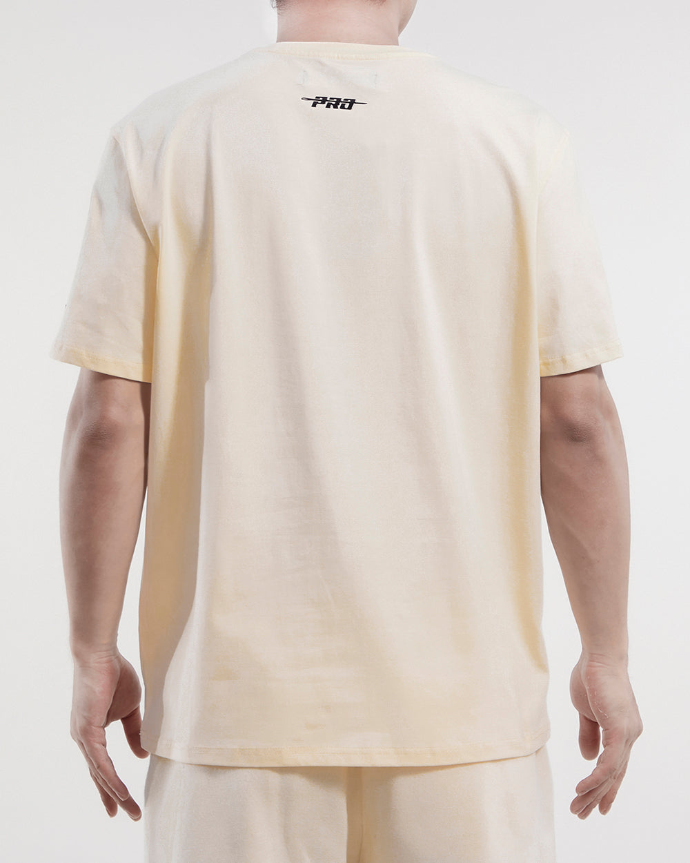 NBA MILWAUKEE BUCKS TACKLE TWILL MEN'S TEE (EGGSHELL)