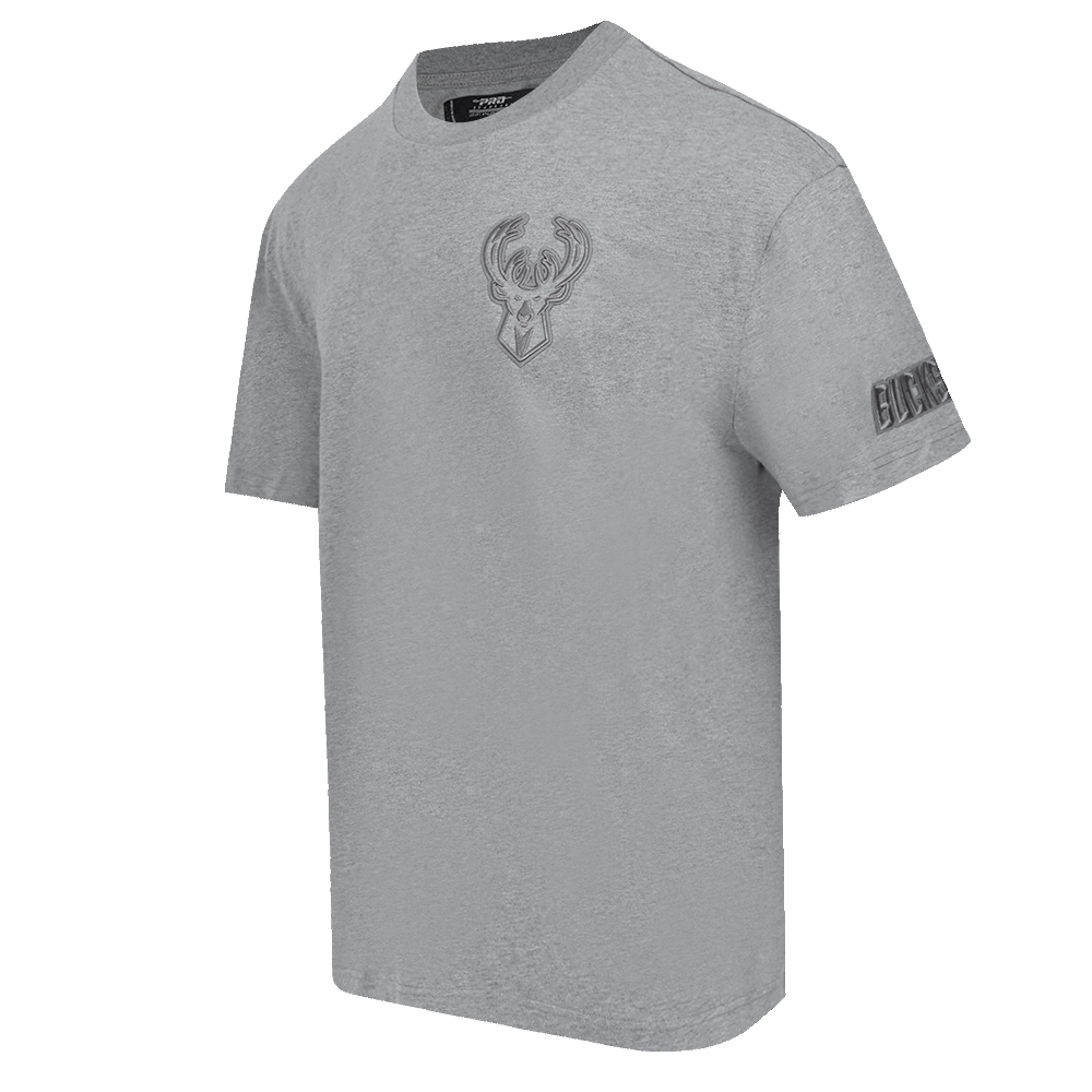 NBA MILWAUKEE BUCKS NEUTRAL MEN'S DROP SHOULDER TEE (DARK HEATHER GRAY)