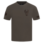 NBA MILWAUKEE BUCKS NEUTRAL T-SHIRT À ÉPAULES TOMBANTES POUR HOMME (TAUPE FONCÉ)