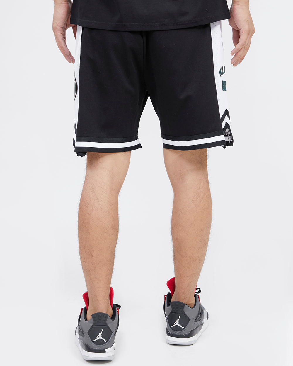 NBA MILWAUKEE BUCKS RETRO CLASSIC MEN'S 2.0 SHORT (BLACK)