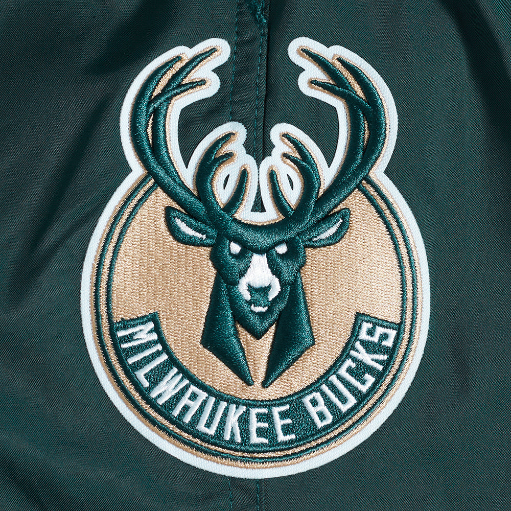 NBA MILWAUKEE BUCKS CLASSIC SHORT TISSÉ POUR HOMME (VERT FORÊT)