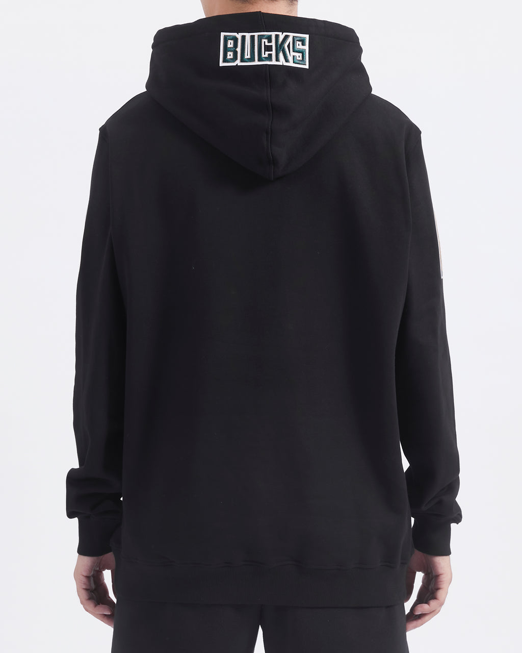 BMB5515673-BLK-MODEL-3