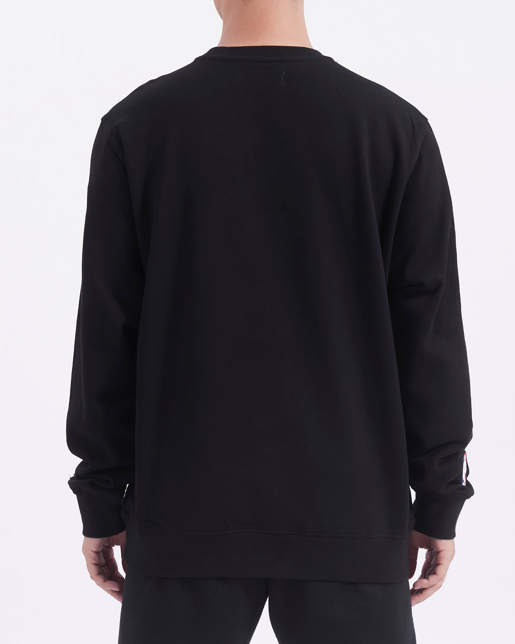 BMB5515674-BLK-MODEL-3