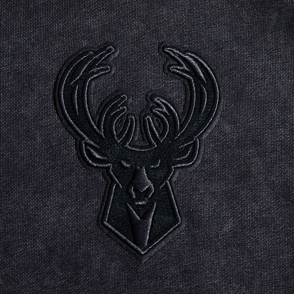 NBA MILWAUKEE BUCKS WASHED CLASSIC MEN'S ENZYME WASH DROP SHOULDER FT PO HOODIE (WASHED BLACK)