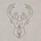 NBA MILWAUKEE BUCKS WASHED CLASSIC CHANDAIL À CAPUCHON EN MOLLETON FRANÇAIS DÉLAVÉ À L'ENZYME À ÉPAULES TOMBANTES POUR HOMME (ARDOISE CHAUDE DÉLAVÉE)