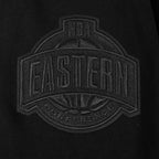 NBA MILWAUKEE BUCKS BLACKOUT CHANDAIL À CAPUCHON EN MOLLETON À ÉPAULES TOMBANTES POUR HOMME (NOIR)