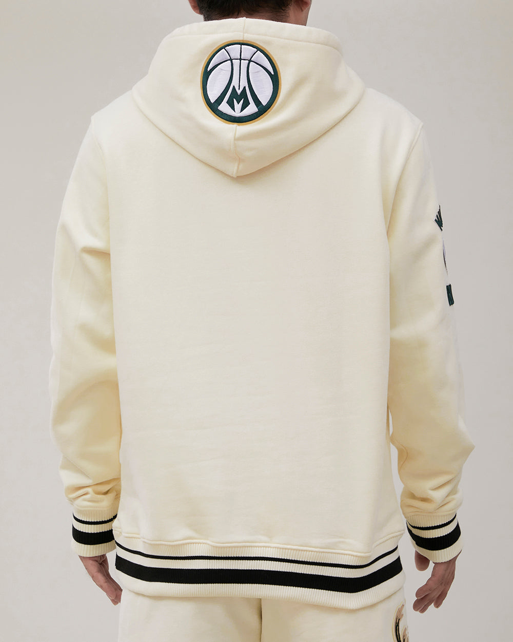 NBA MILWAUKEE BUCKS RETRO CLASSIC MEN'S PO HOODIE (EGGSHELL/ BLACK)