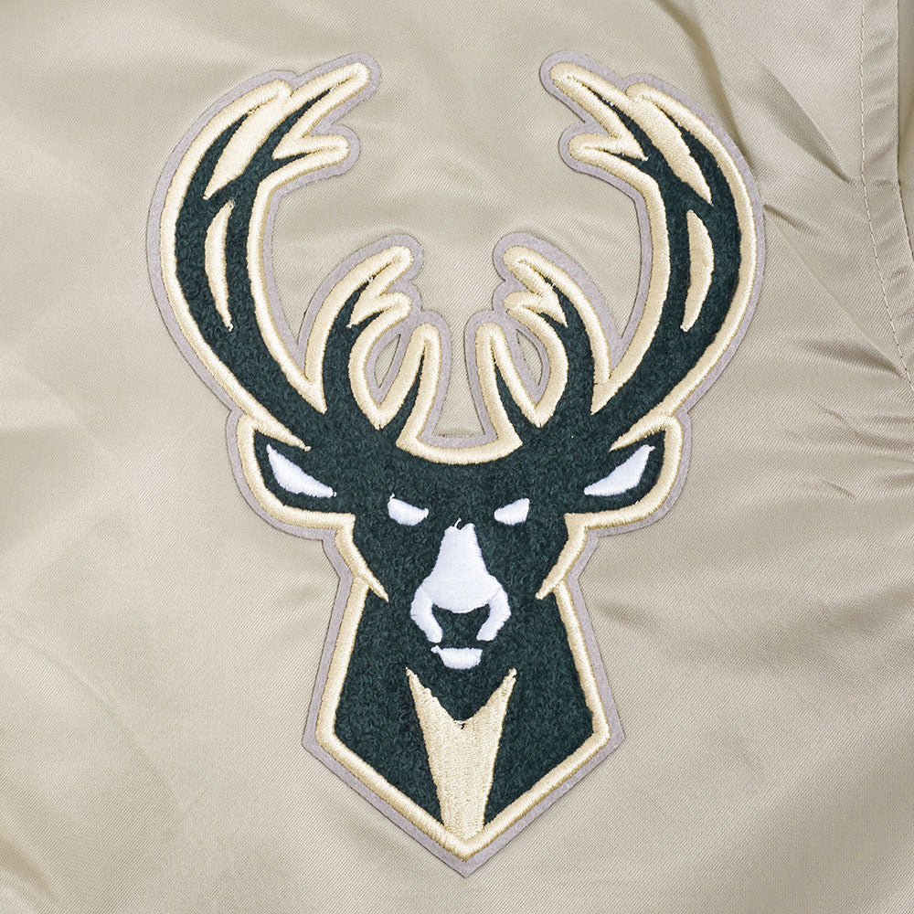 NBA MILWAUKEE BUCKS SOUVENIR BLOUSON EN SATIN POUR HOMME (TAUPE)