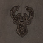NBA MILWAUKEE BUCKS NEUTRAL T-SHIRT À MANCHES COURTES ET À COUPE CARRÉE POUR FILLE JUNIOR (TAUPE FONCÉ)