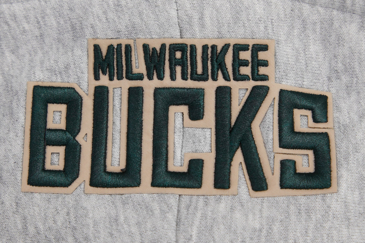 NBA MILWAUKEE BUCKS SCRIPT TAIL CHANDAIL À CAPUCHON COURT EN MOLLETON CÔTELÉ POUR FEMME (GRIS CHINÉ/NOIR)