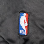 NBA MILWAUKEE BUCKS RETRO CLASSIC BLOUSON EN SATIN À BORDS CÔTELÉS POUR FEMME (NOIR)