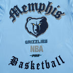 NBA MEMPHIS GRIZZLIES OLD ENGLISH T-SHIRT POUR HOMME (BLEU UNIVERSITÉ)