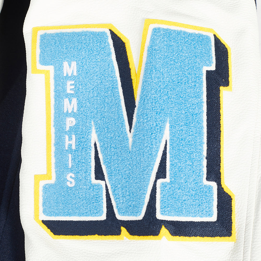 NBA MEMPHIS GRIZZLIES OLD ENGLISH BLOUSON COLLÉGIAL EN LAINE À BORDS CÔTELÉS POUR HOMME (MARINE MINUIT/BLANC)