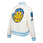 NBA MEMPHIS GRIZZLIES RETRO CLASSIC BLOUSON EN SATIN À BORDS CÔTELÉS POUR FEMME (COQUILLE D'ŒUF/BLEU UNIVERSEL)