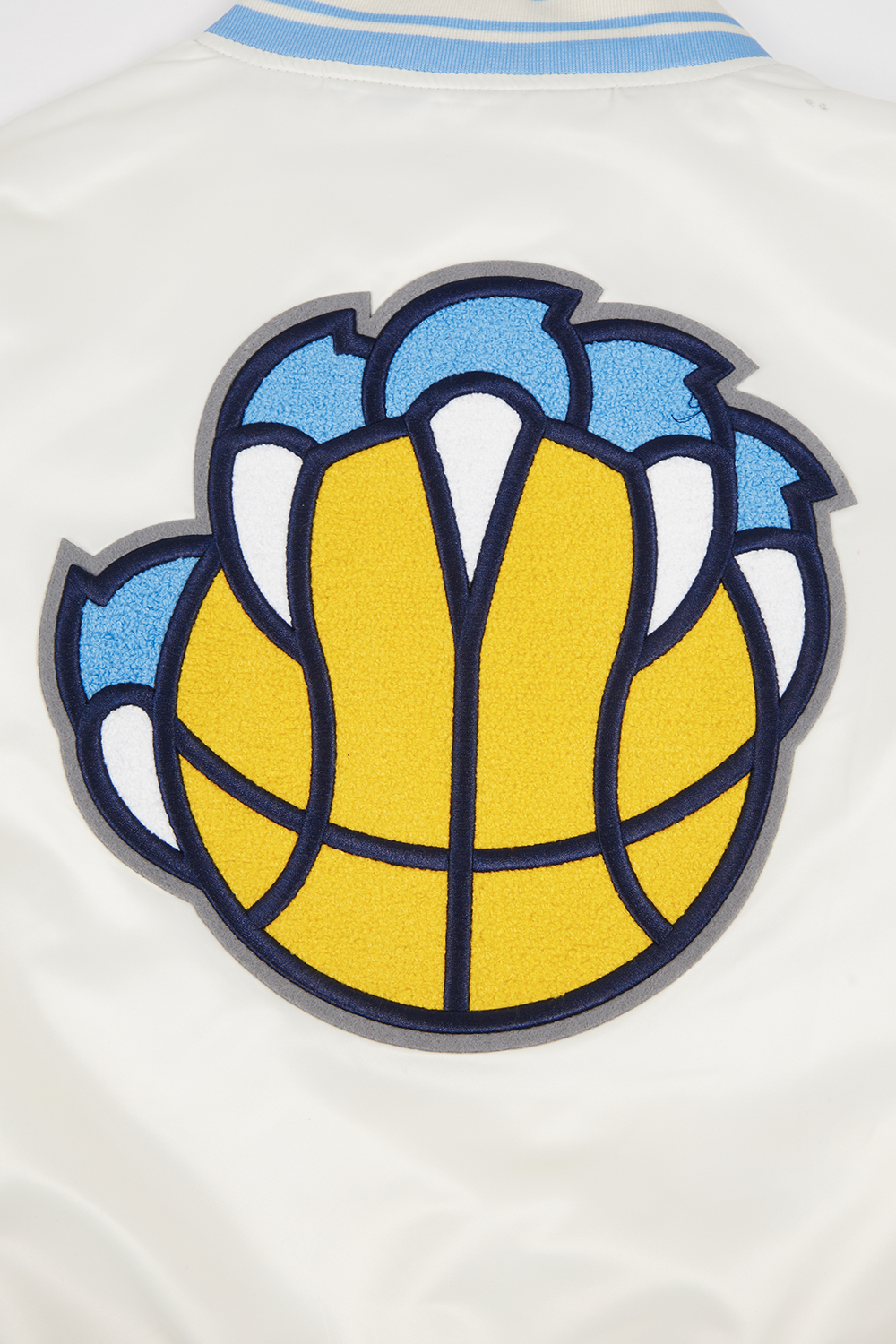 NBA MEMPHIS GRIZZLIES RETRO CLASSIC BLOUSON EN SATIN À BORDS CÔTELÉS POUR FEMME (COQUILLE D'ŒUF/BLEU UNIVERSEL)