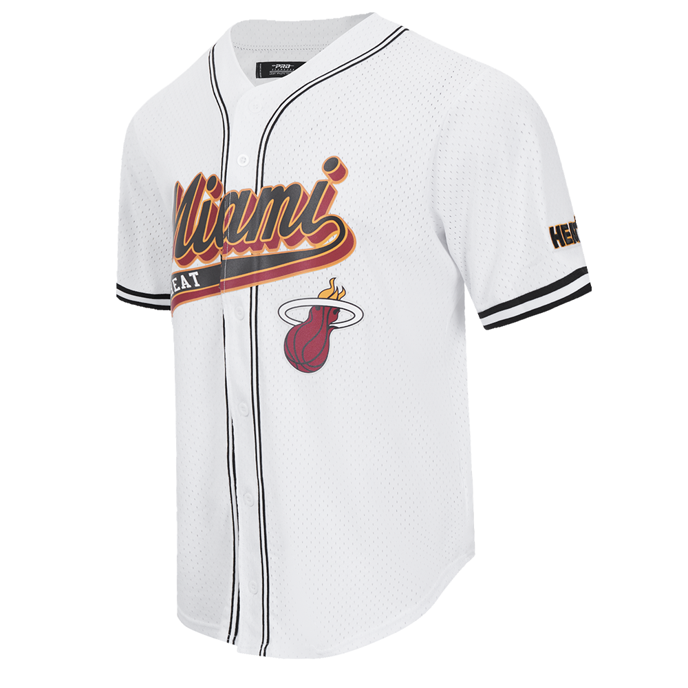 NBA MIAMI HEAT SCRIPT TAIL CHEMISE BOUTONNÉE EN FILET POUR HOMME (BLANC/NOIR/BLANC)