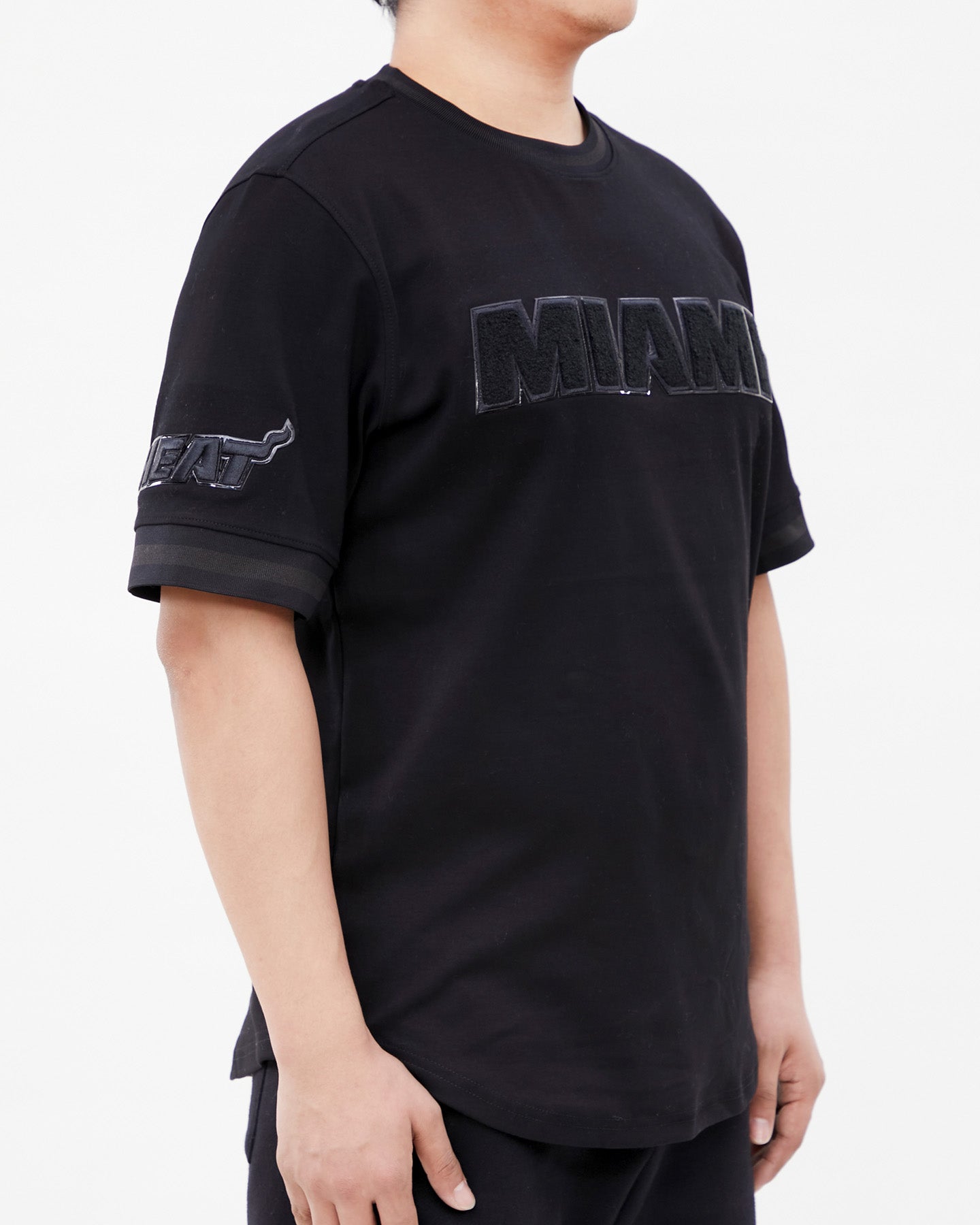 NBA MIAMI HEAT TRIPLE BLACK MEN'S TEE (TRIPLE BLACK)