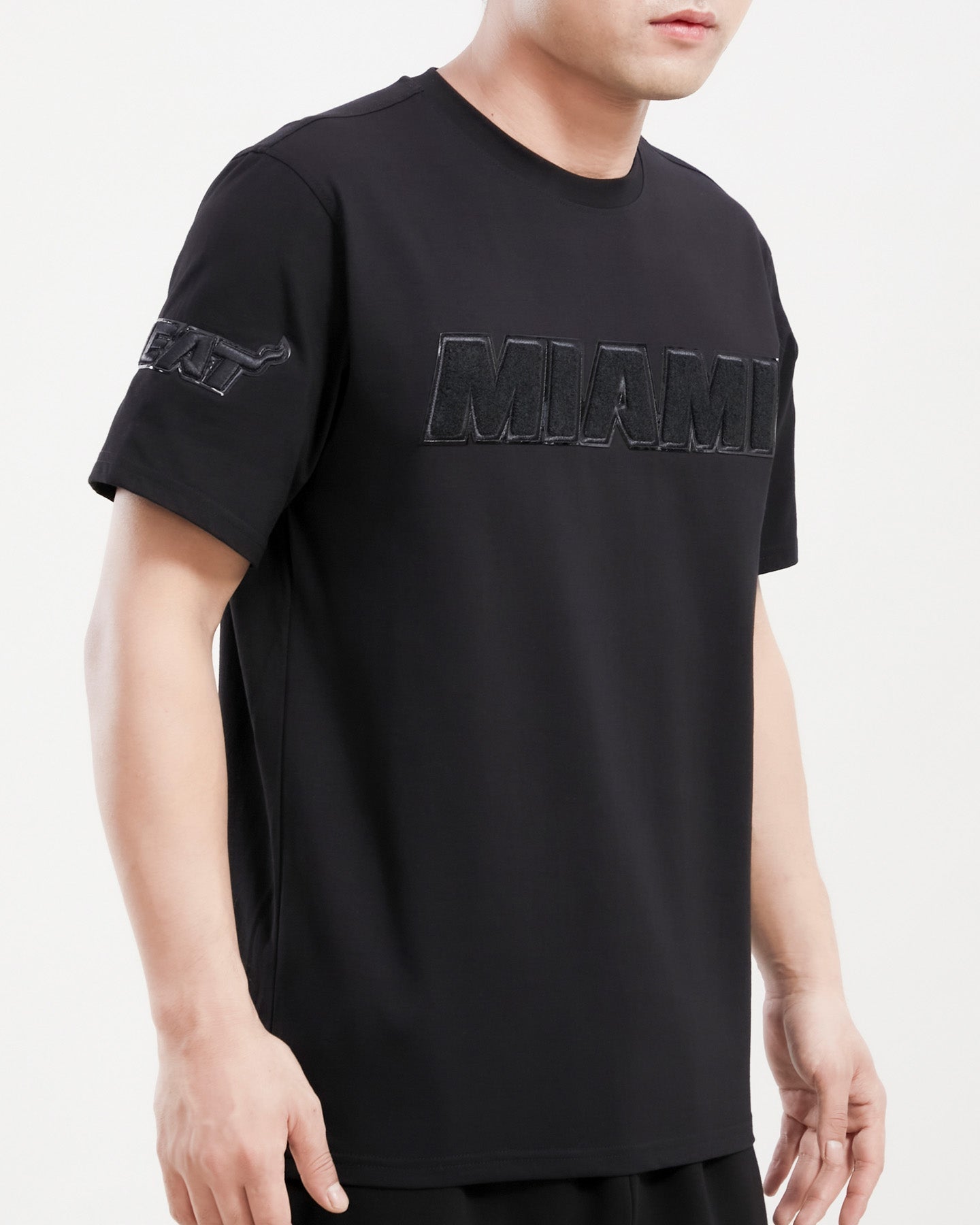 NBA MIAMI HEAT TRIPLE BLACK MEN'S TEE (TRIPLE BLACK)