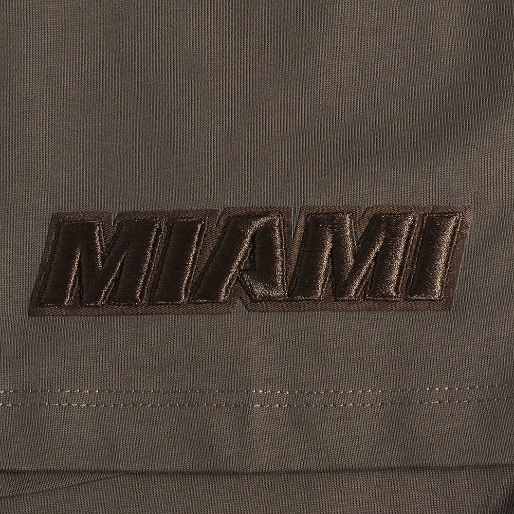 NBA MIAMI HEAT NEUTRAL T-SHIRT À ÉPAULES TOMBANTES POUR HOMME (TAUPE FONCÉ)