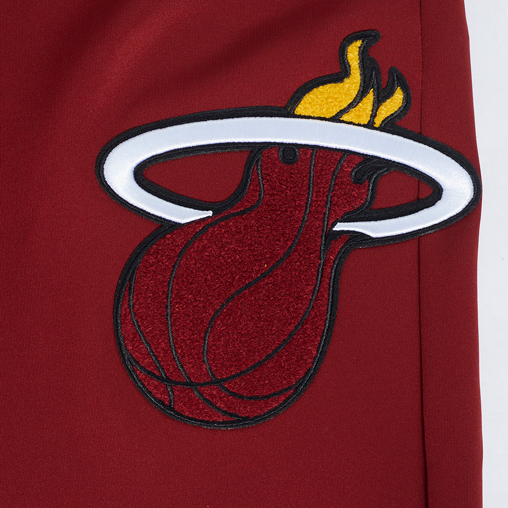 NBA MIAMI HEAT CLASSIC PANTALON D'ENTRAÎNEMENT EN MAILLE DOUBLE POUR HOMME (ROUGE CARDINAL/NOIR)