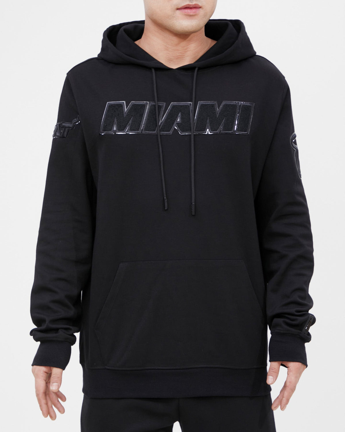 NBA MIAMI HEAT TRIPLE BLACK MEN'S PULLOVER HOODIE (TRIPLE BLACK)