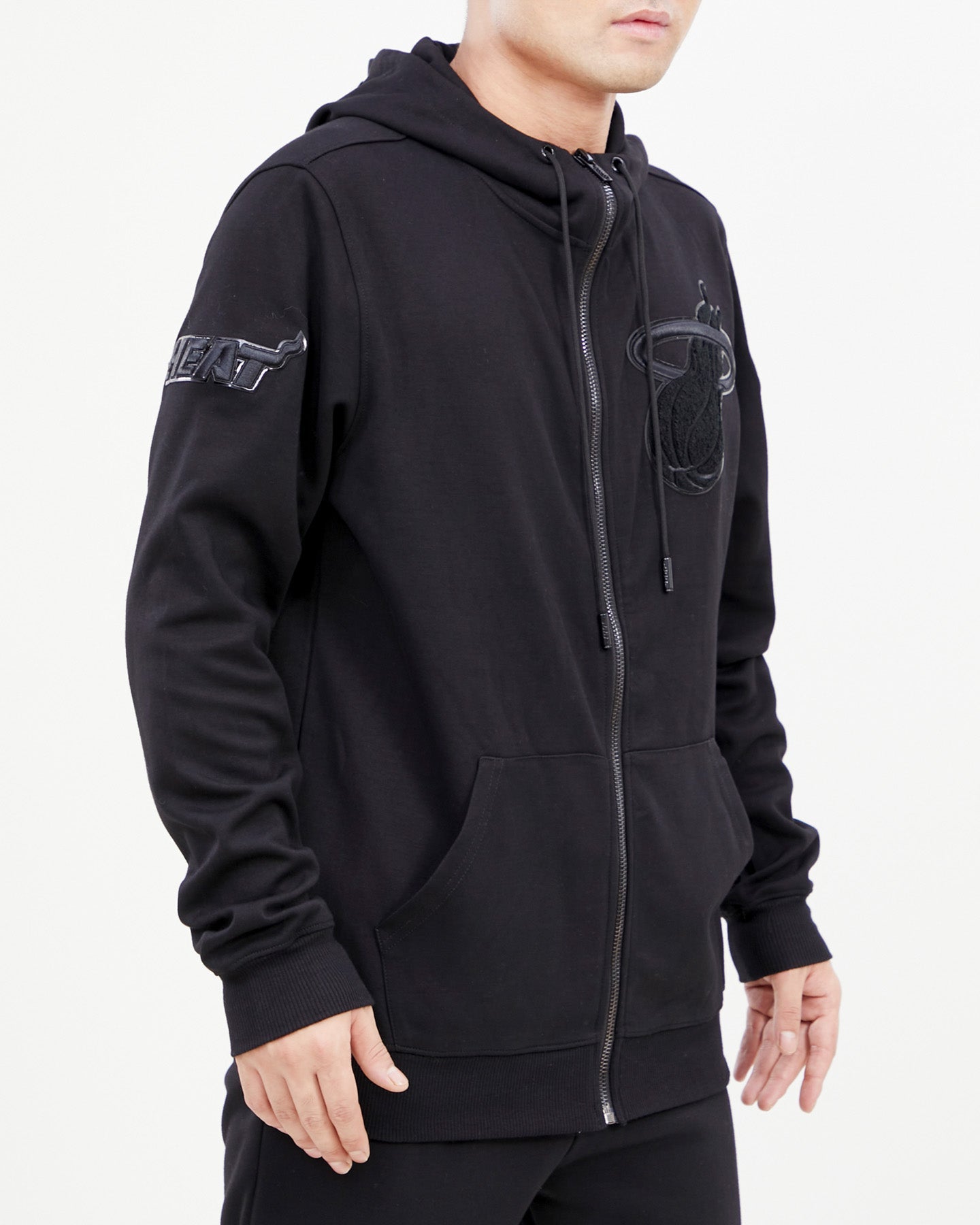 NBA MIAMI HEAT TRIPLE BLACK MEN'S FULL ZIP PULLOVER HOODIE (TRIPLE BLACK)