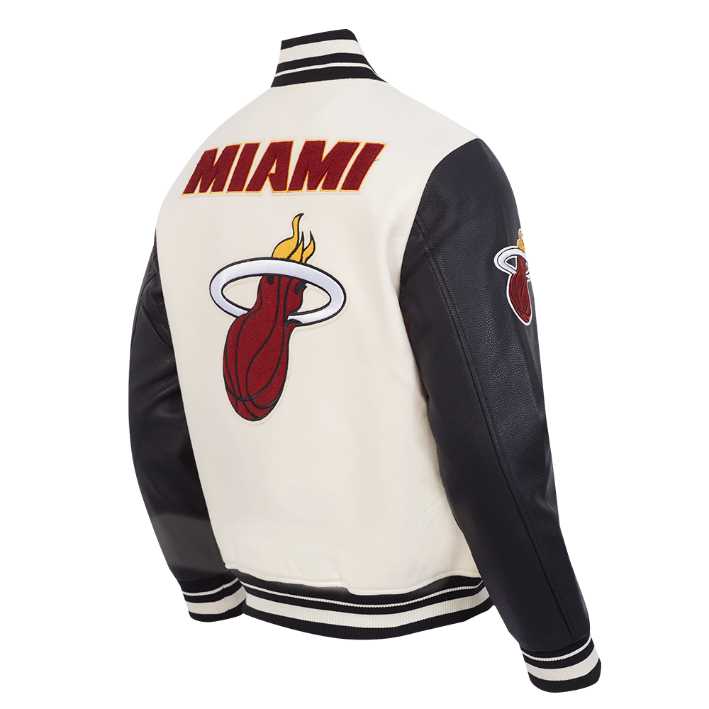 NBA MIAMI HEAT RETRO CLASSIC BLOUSON COLLÉGIAL EN LAINE À BORDS CÔTELÉS POUR HOMME (COQUILLE D'ŒUF/NOIR)