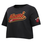 NBA MIAMI HEAT SCRIPT TAIL T-SHIRT EN JERSEY SIMPLE À COUPE CARRÉE POUR FEMME (NOIR)