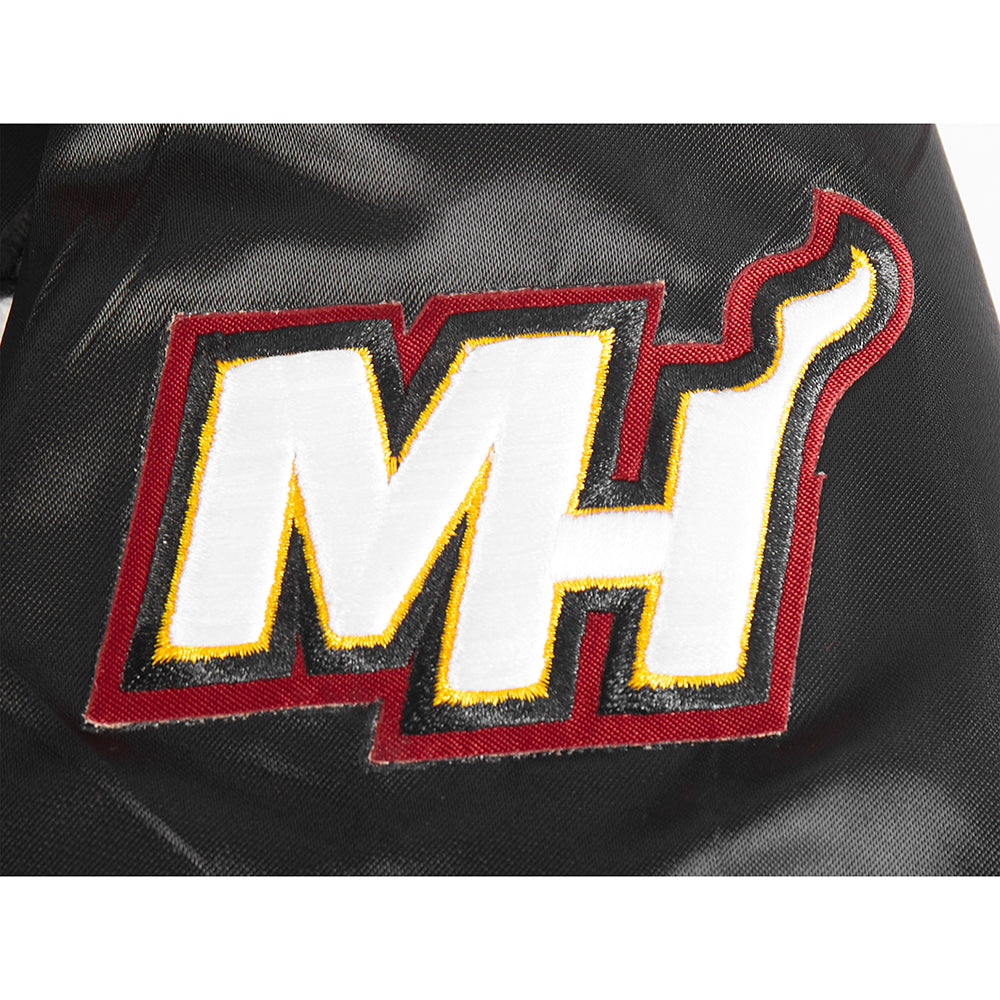 NBA MIAMI HEAT RETRO CLASSIC BLOUSON EN SATIN À BORDS CÔTELÉS POUR GARÇON JUNIOR (NOIR)