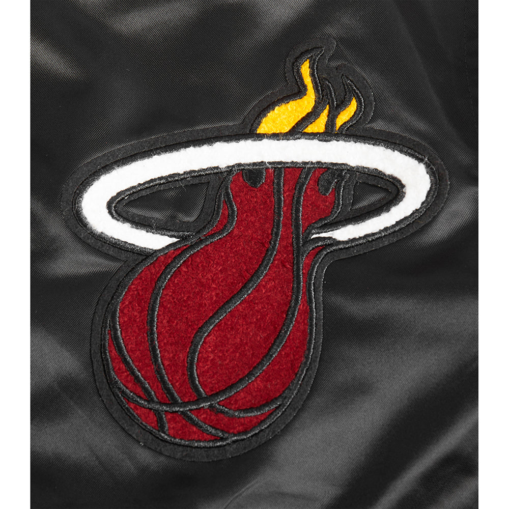 NBA MIAMI HEAT RETRO CLASSIC BLOUSON EN SATIN À BORDS CÔTELÉS POUR GARÇON JUNIOR (NOIR)