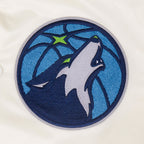 NBA MINNESOTA TIMBERWOLVES BEST OF BLOUSON EN SATIN À BORDS CÔTELÉS POUR HOMME (COQUILLE D'ŒUF/MARINE MINUIT)