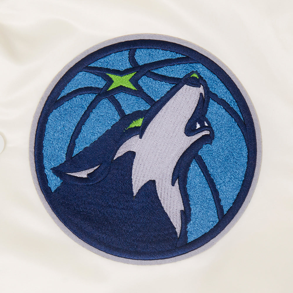 NBA MINNESOTA TIMBERWOLVES BEST OF BLOUSON EN SATIN À BORDS CÔTELÉS POUR HOMME (COQUILLE D'ŒUF/MARINE MINUIT)